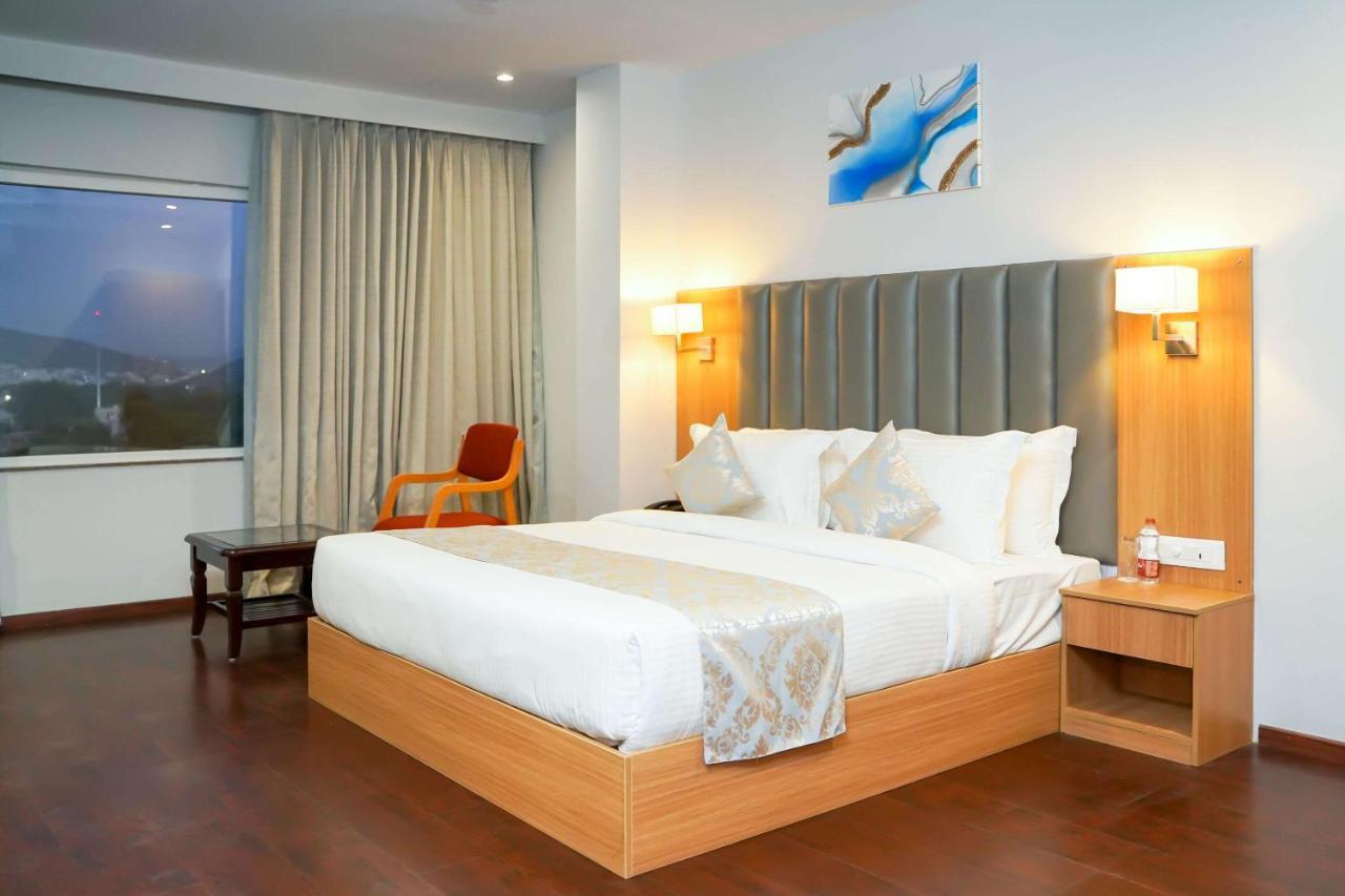 Comfort Inn Udaipur Buitenkant foto
